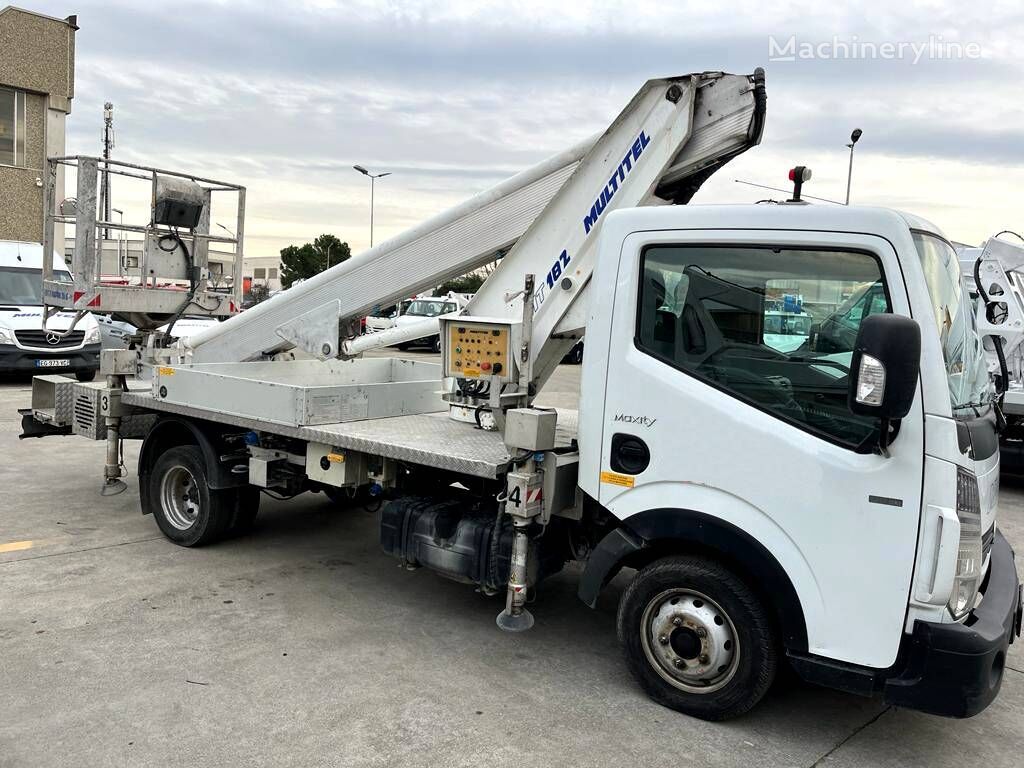 Renault bucket truck