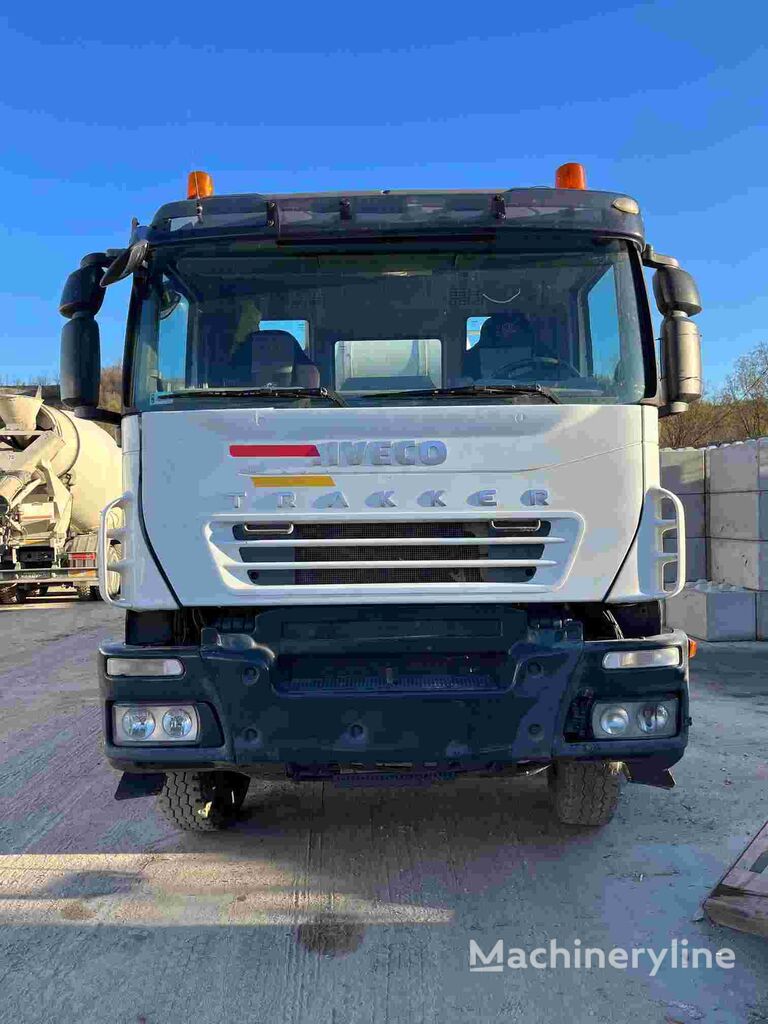IVECO trakker 460 concrete mixer truck
