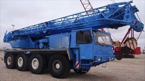 Liebherr LTM1050 mobile crane