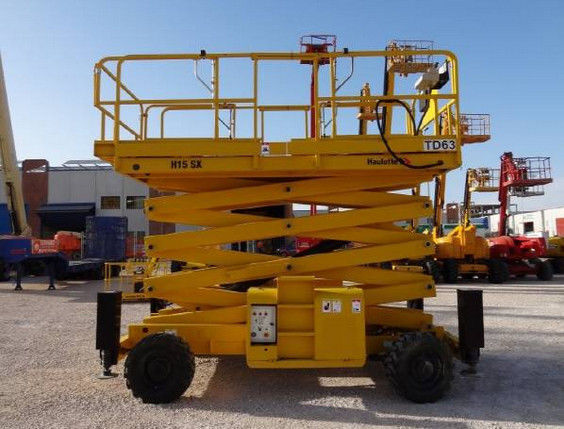 Haulotte H 15 SX scissor lift