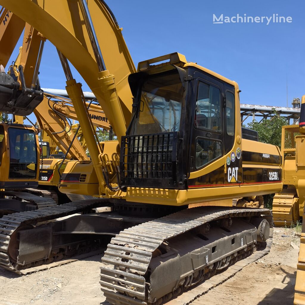 Caterpillar 325BL tracked excavator