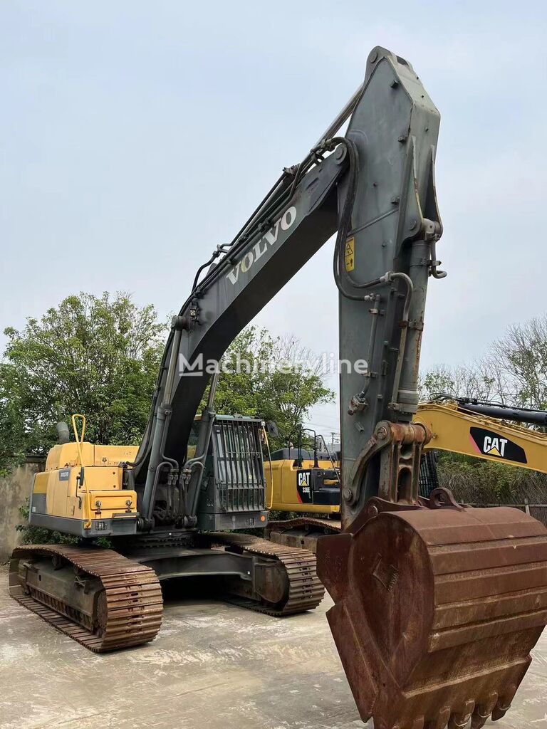 Volvo EC380D tracked excavator