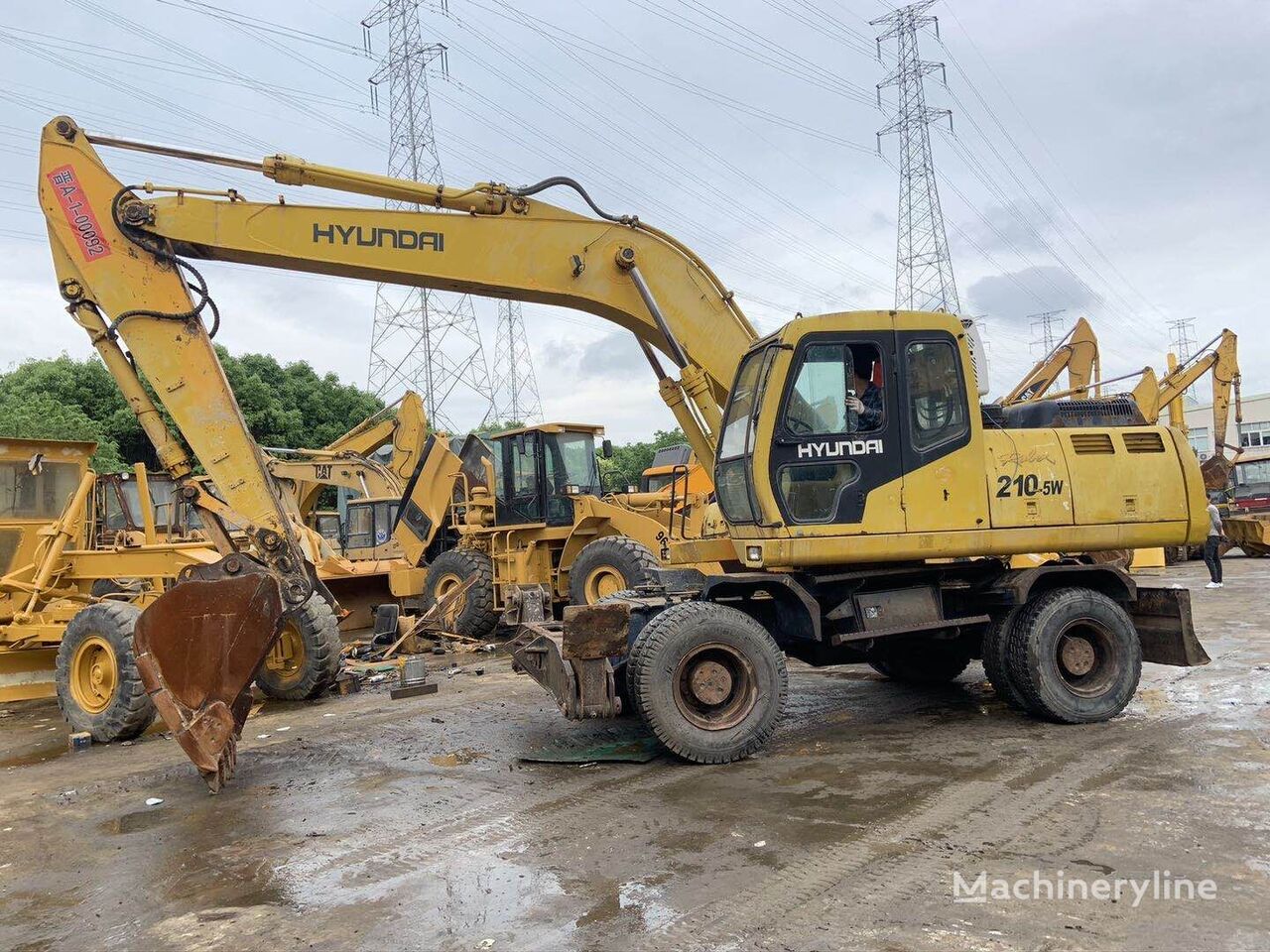 HYUNDAI R210 wheel excavator