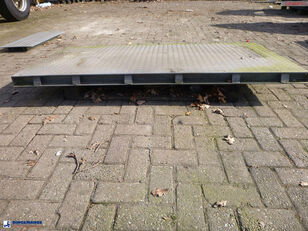 Unknown Steel loading ramp loading dock ramp